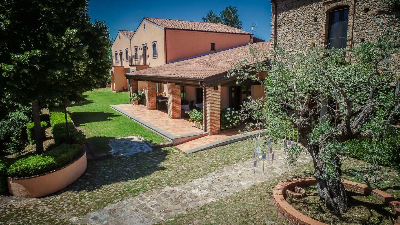 La Masseria Lolivia Senise Bagian luar foto